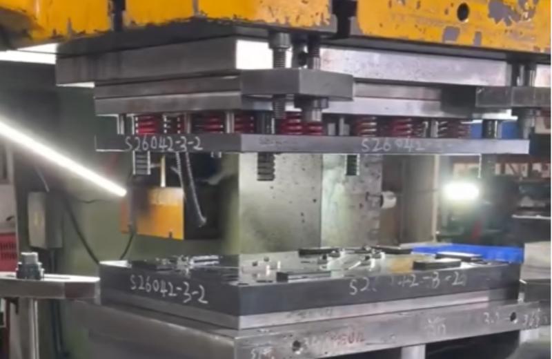 Padanan Sempurna dalam Tindakan: Pengecapan Bertemu Rivet pada ±0.01mm